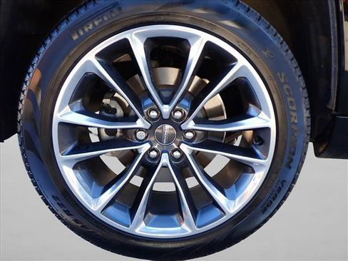 Used 2024 Jeep Wagoneer Series III w/ Premium Group I image 7