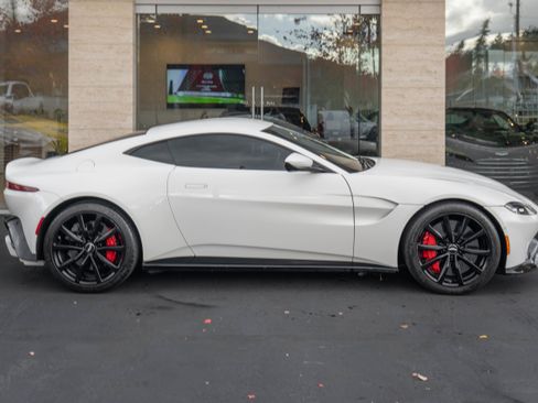 Used 2020 Aston Martin V8 Vantage Coupe image 44