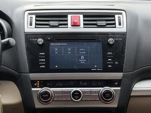 Used 2017 Subaru Outback 2.5i Premium image 16