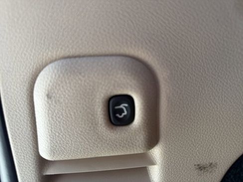 Used 2018 Jeep Grand Cherokee Limited image 20