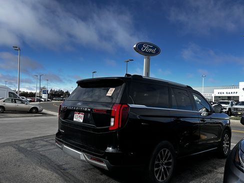 Used 2025 Ford Expedition Platinum AWD/4WD image 6