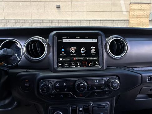 Used 2023 Jeep Wrangler Unlimited Rubicon 4xe w/ Cold Weather Group AWD/4WD image 20