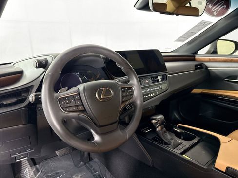 Used 2023 Lexus ES 350 w/ Premium Package FWD image 4