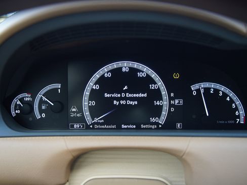 Used 2013 Mercedes-Benz CL 550 4MATIC image 33