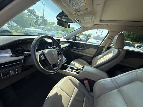 Used 2021 Lincoln Corsair AWD w/ Premium Package image 16