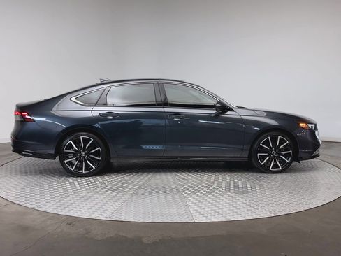 Used 2024 Honda Accord Touring image 9