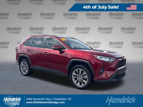 Used 2020 Toyota RAV4 XLE Premium FWD image 1