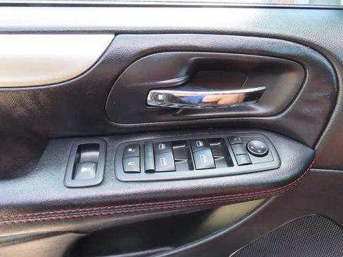 Used 2019 Dodge Grand Caravan GT FWD image 28