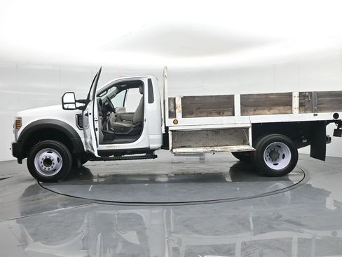 Used 2019 Ford F450 XL image 3