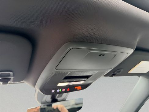 New 2026 Chevrolet Equinox LT w/ Convenience Package II image 27