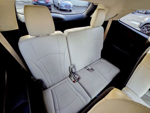 Used 2022 Buick Enclave Essence w/ Experience Buick Package image 31