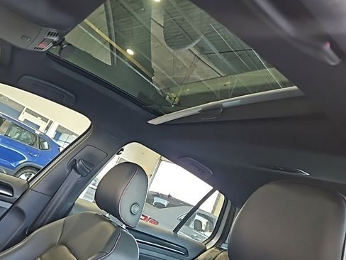 Used 2017 Volkswagen Golf image 28