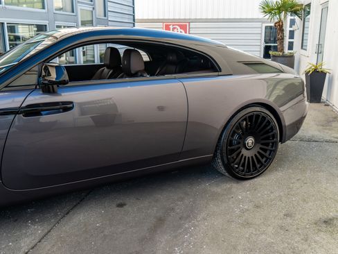 Used 2016 Rolls-Royce Wraith image 6