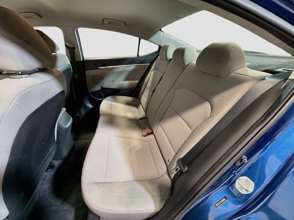 Used 2020 Hyundai Elantra SE FWD image 23