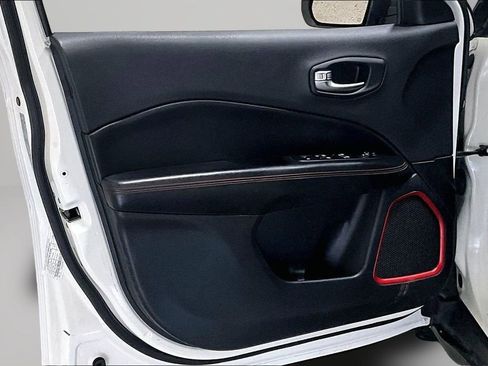 Used 2018 Jeep Compass Trailhawk w/ Navigation Group image 20