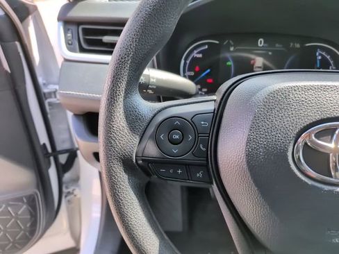 Certified 2025 Toyota RAV4 XLE image 18