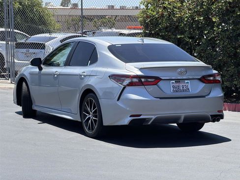 Used 2023 Toyota Camry SE w/ Convenience Package FWD image 6