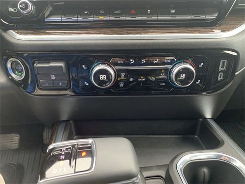 Certified 2025 GMC Sierra 1500 Elevation image 17