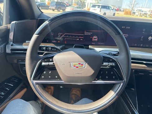 Used 2025 Cadillac Escalade Premium Luxury w/ Touring Package image 12