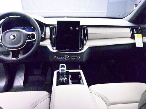 Used 2026 Volvo XC90 T8 Core w/ Protection Package Premier image 9