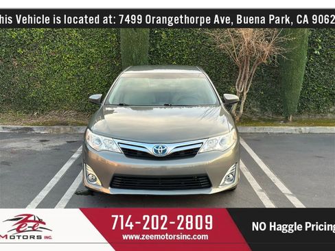 Used 2014 Toyota Camry XLE w/ Convenience Package image 3
