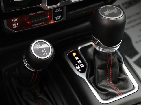 Used 2023 Jeep Wrangler Unlimited Rubicon w/ Cold Weather Group AWD/4WD image 32