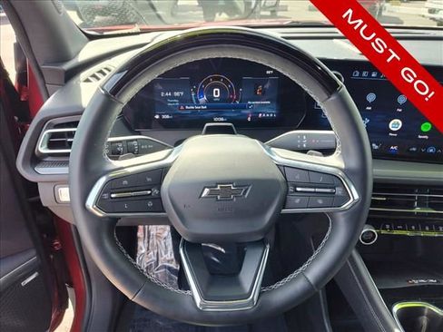 Used 2025 Chevrolet Traverse LT w/ Enhanced Driving Package FWD image 14