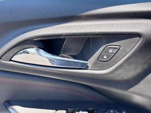 Used 2024 Chevrolet Trax RS FWD image 18