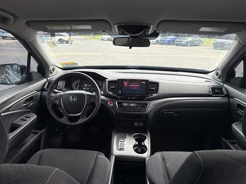 Used 2023 Honda Ridgeline Sport image 5