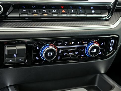 New 2026 GMC Sierra 1500 Elevation w/ Elevation Premium Package AWD/4WD image 18