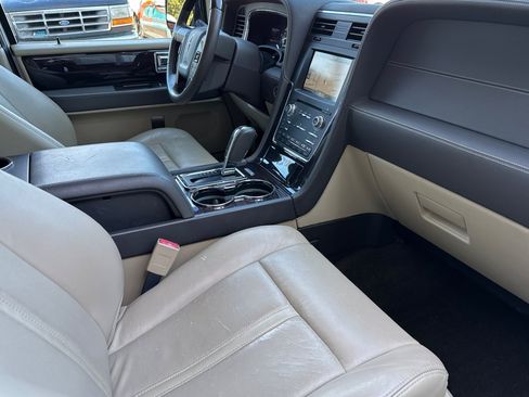 Used 2015 Lincoln Navigator L 4WD w/ Equipment Group 101A Reserve image 18