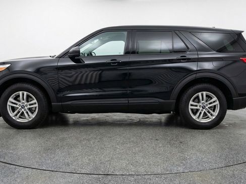 Used 2024 Ford Explorer XLT w/ Equipment Group 202A image 5