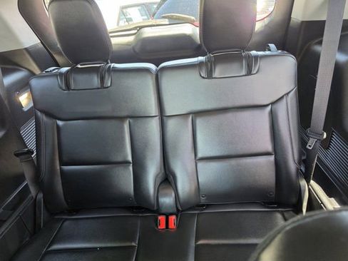 Used 2023 Ford Explorer XLT w/ Equipment Group 202A RWD image 13