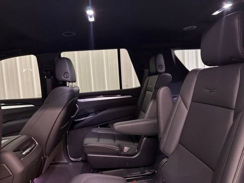 Used 2026 Cadillac Escalade 2WD image 16