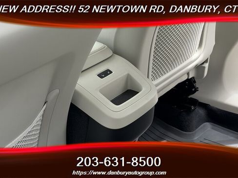 Used 2025 Volvo XC60 B5 Plus w/ Protection Package Premier AWD/4WD image 28