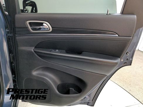 Used 2020 Jeep Grand Cherokee Limited w/ Luxury Group II image 35