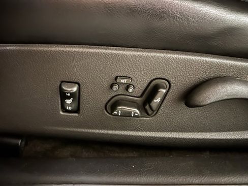 Used 2003 Chevrolet SSR w/ Preferred Equipment Group image 16