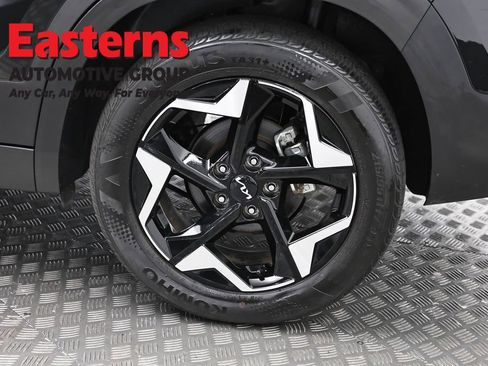Used 2025 Kia Seltos S FWD image 32