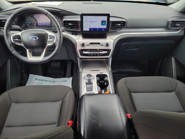 Used 2024 Ford Explorer XLT RWD image 17