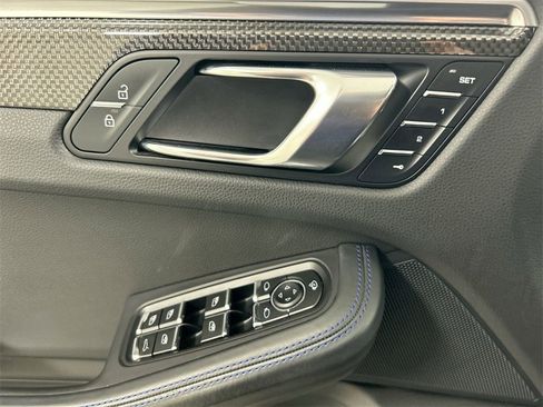 Certified 2023 Porsche Macan Turbo image 12