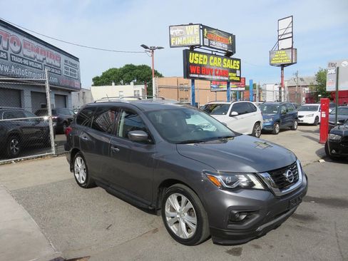Used 2018 Nissan Pathfinder SL w/ SL Premium Package AWD/4WD image 3