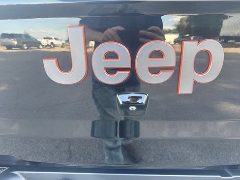 Used 2023 Jeep Gladiator Mojave w/ Trailer Tow Package AWD/4WD image 27