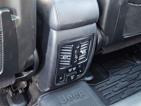 Used 2014 Jeep Grand Cherokee Summit image 29