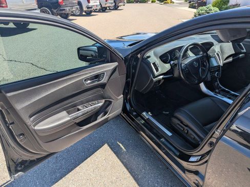 Used 2019 Acura TLX FWD image 9
