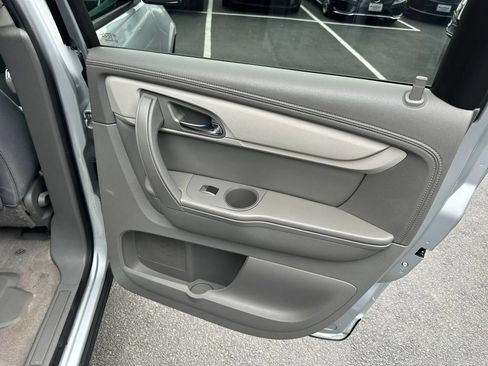 Used 2014 Chevrolet Traverse LS FWD image 14