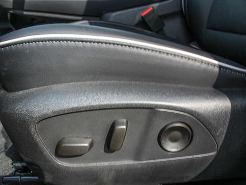 Used 2025 Buick Enclave Preferred AWD/4WD image 18