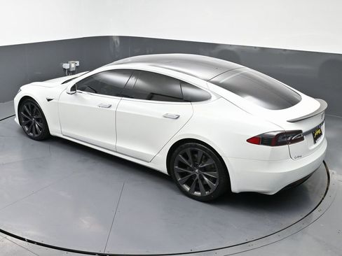 Used 2020 Tesla Model S Long Range Plus image 50