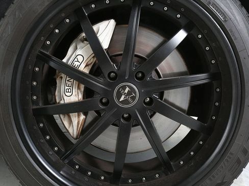 Used 2017 Bentley Bentayga image 6