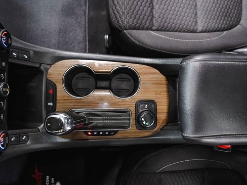 Used 2017 GMC Acadia SLE w/ Driver Alert Package I image 17