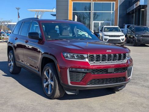 New 2026 Jeep Grand Cherokee Limited RWD image 2